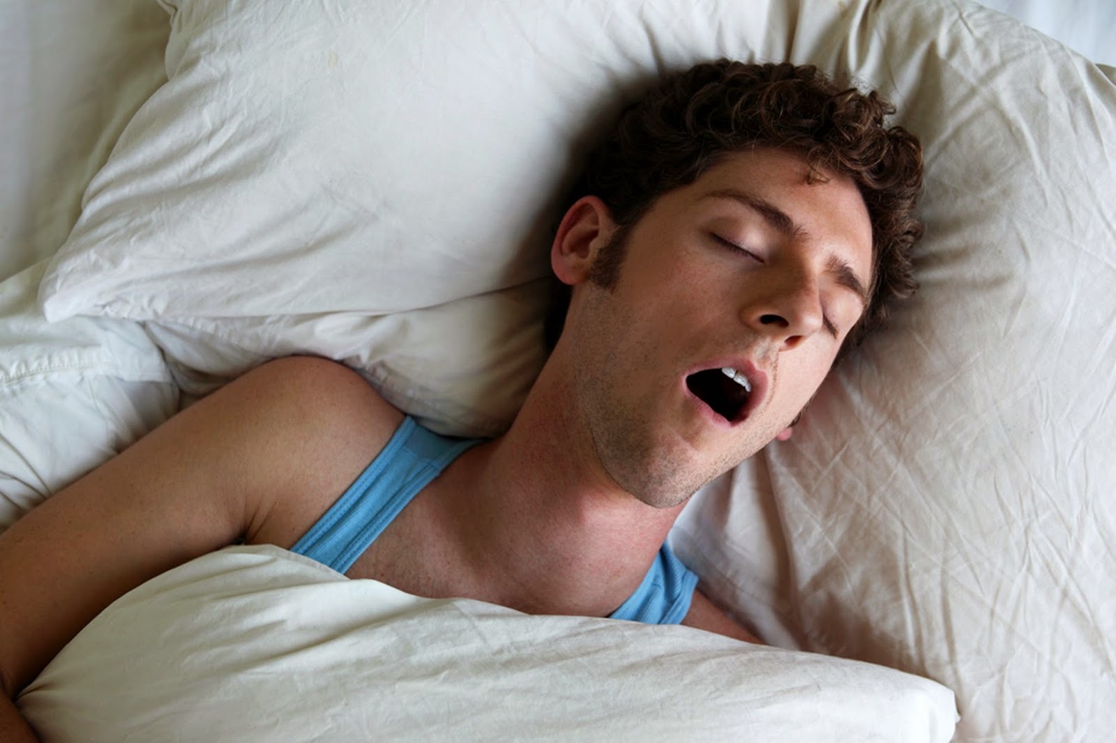 Sommeil : Pourquoi faut-il éviter de dormir la bouche ouverte?